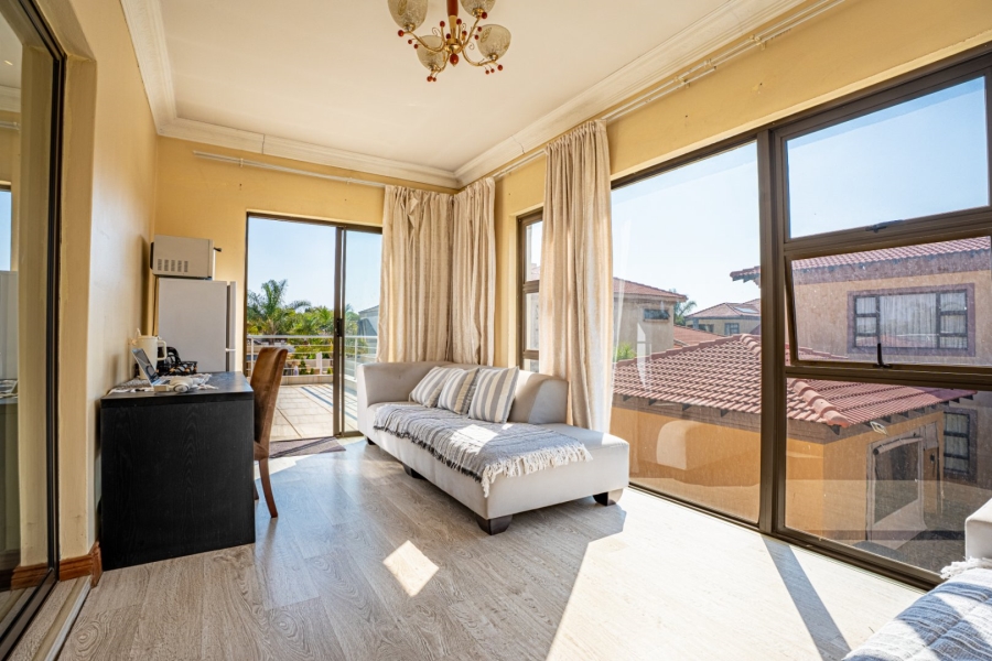 4 Bedroom Property for Sale in Heuwelsig Estate Gauteng