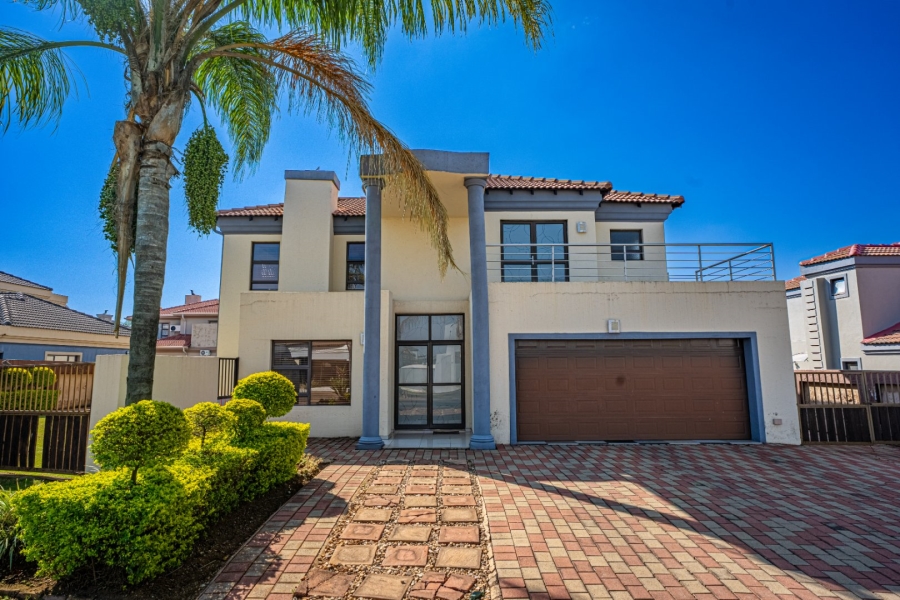 4 Bedroom Property for Sale in Heuwelsig Estate Gauteng