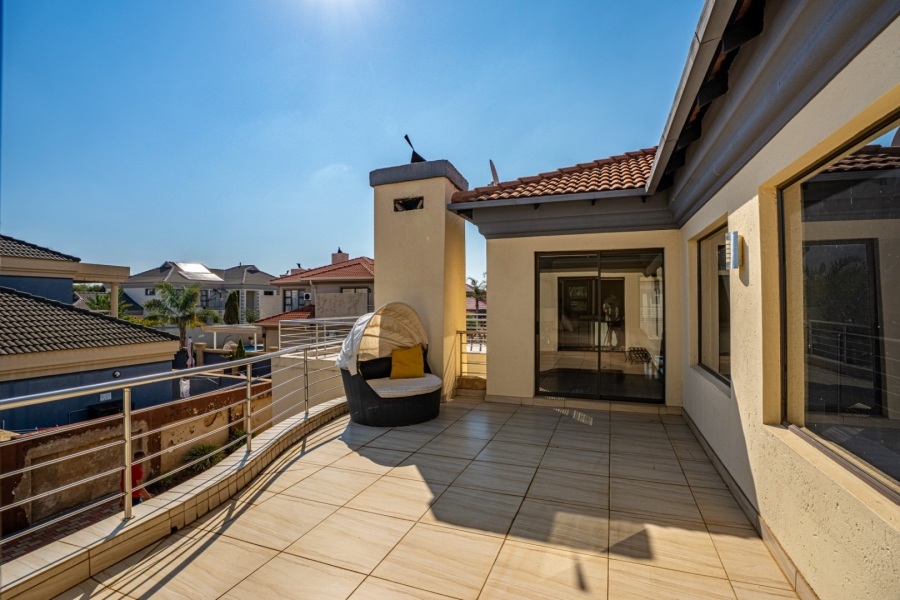 4 Bedroom Property for Sale in Heuwelsig Estate Gauteng