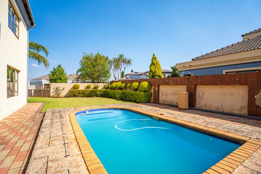 4 Bedroom Property for Sale in Heuwelsig Estate Gauteng