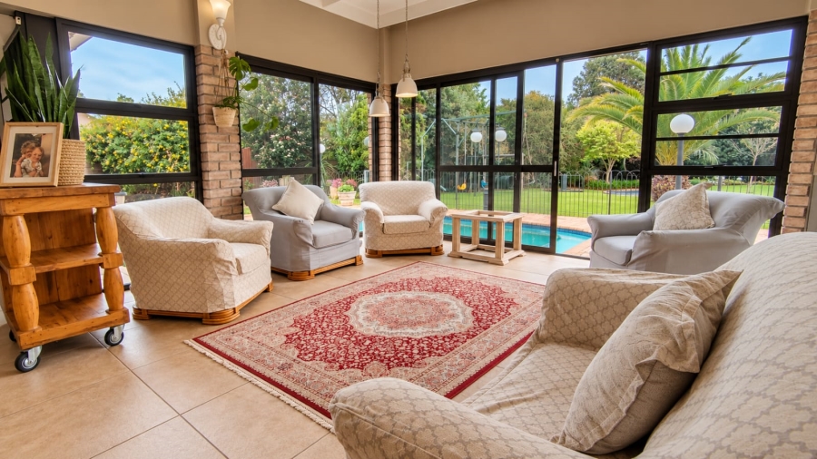 6 Bedroom Property for Sale in Three Rivers East Gauteng