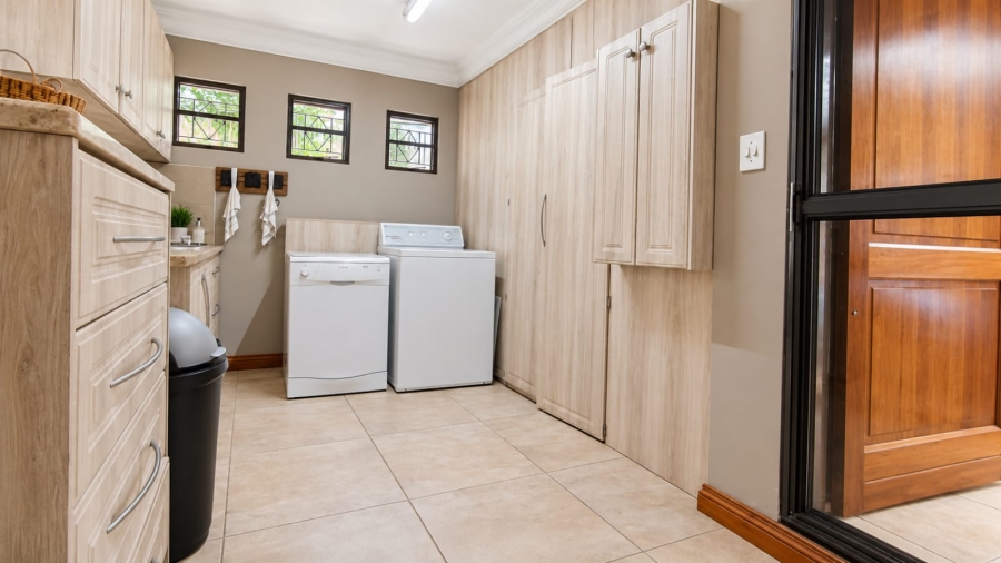 6 Bedroom Property for Sale in Three Rivers East Gauteng
