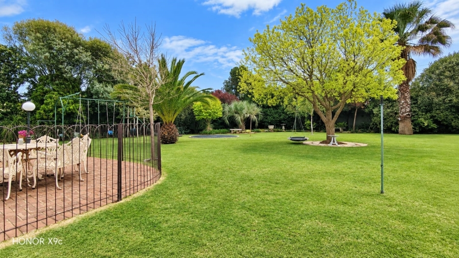 6 Bedroom Property for Sale in Three Rivers East Gauteng