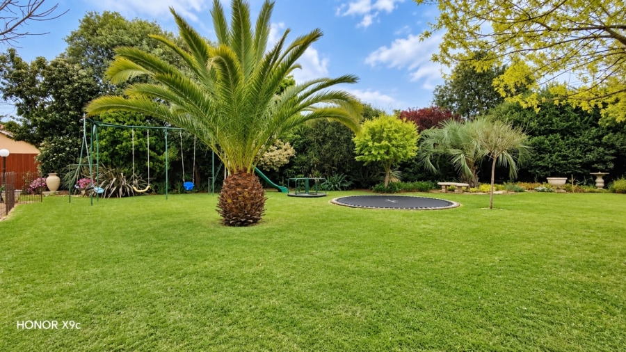 6 Bedroom Property for Sale in Three Rivers East Gauteng