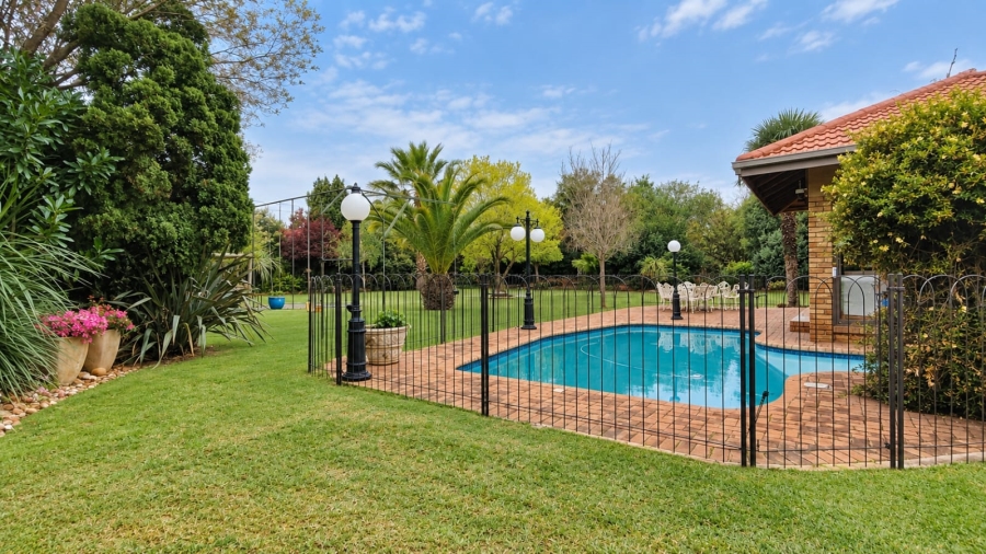 6 Bedroom Property for Sale in Three Rivers East Gauteng