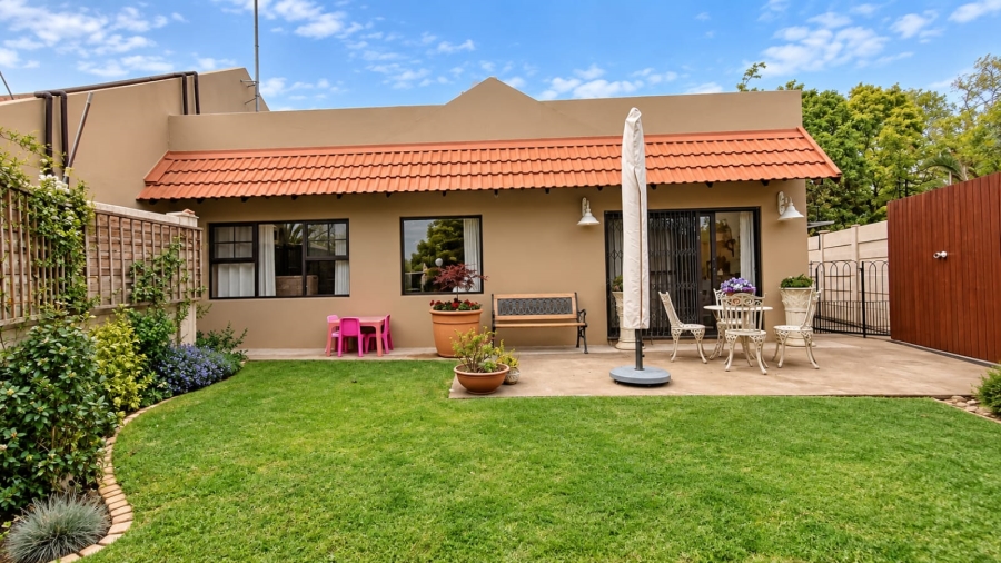 6 Bedroom Property for Sale in Three Rivers East Gauteng