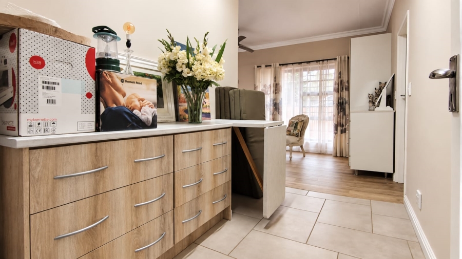 6 Bedroom Property for Sale in Three Rivers East Gauteng