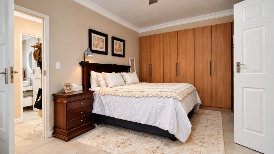 6 Bedroom Property for Sale in Three Rivers East Gauteng