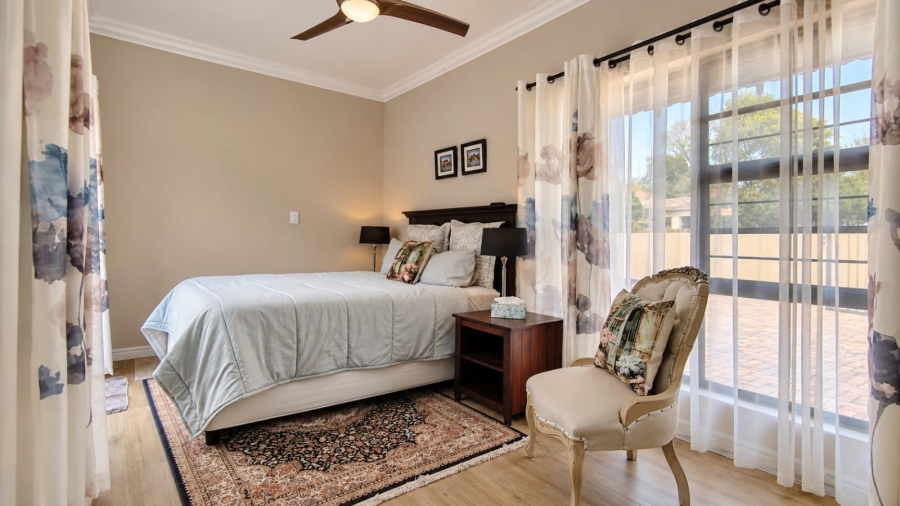 6 Bedroom Property for Sale in Three Rivers East Gauteng