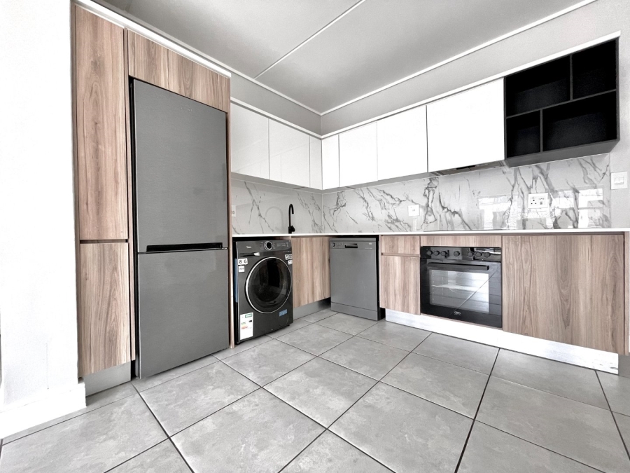 To Let 2 Bedroom Property for Rent in Waterfall Gauteng