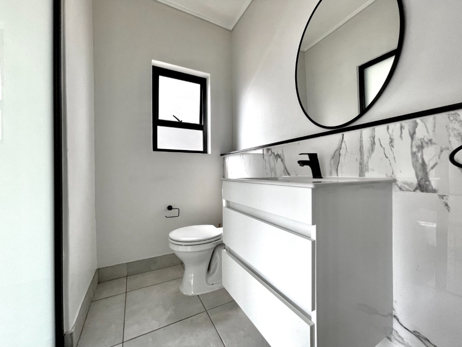 To Let 2 Bedroom Property for Rent in Waterfall Gauteng