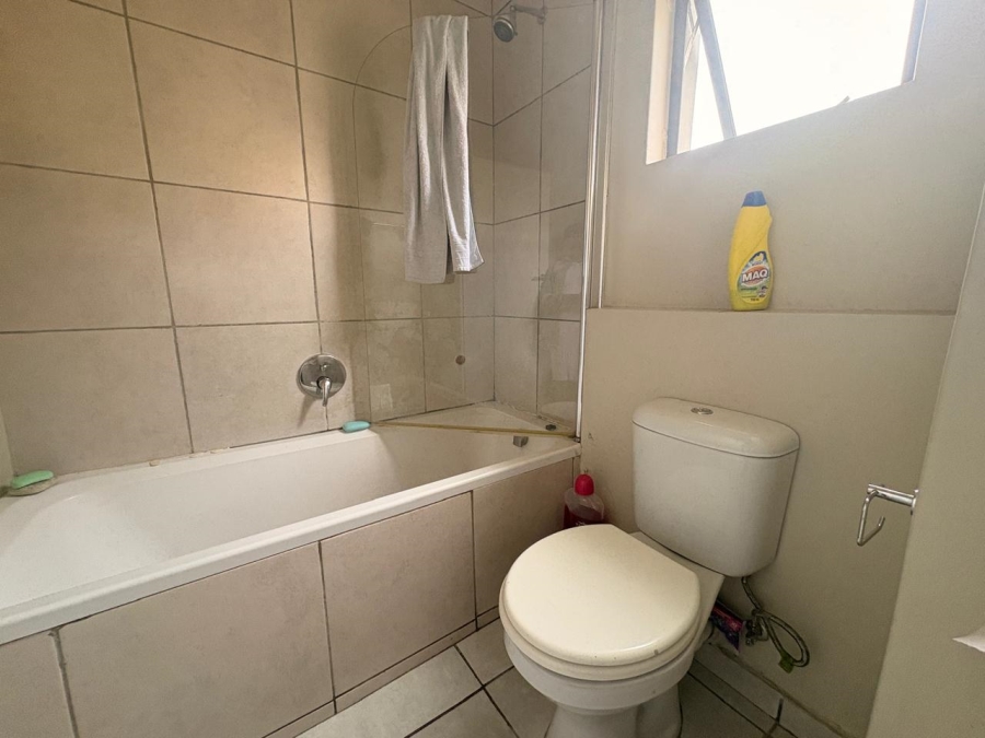  Bedroom Property for Sale in Grand Central Gauteng