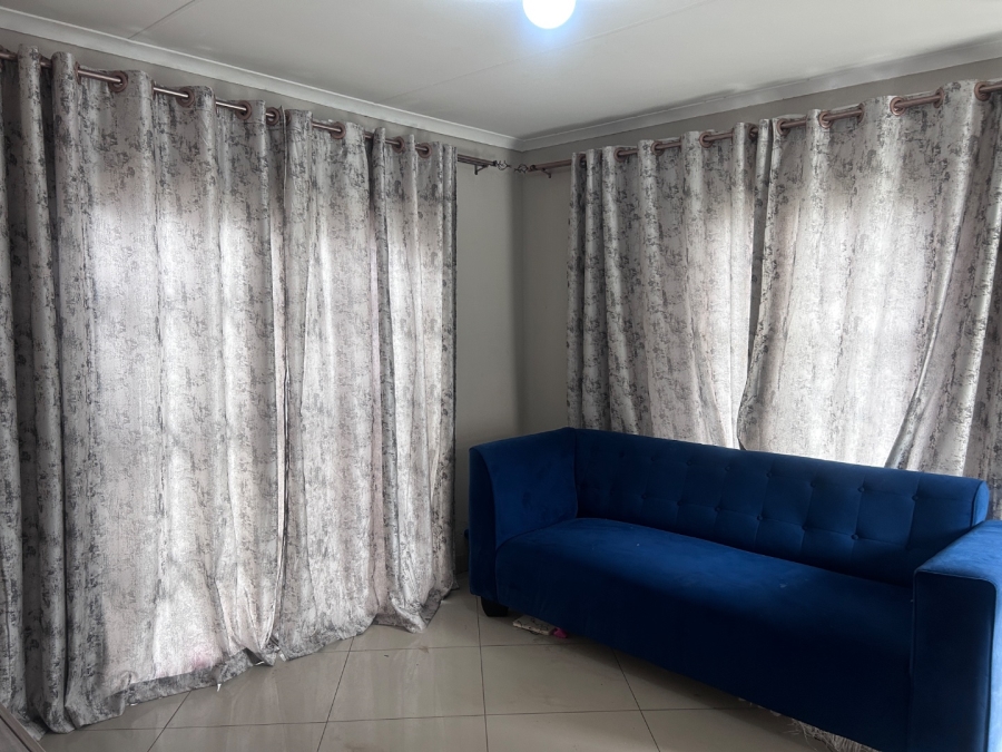 To Let 3 Bedroom Property for Rent in Blue Hills Gauteng