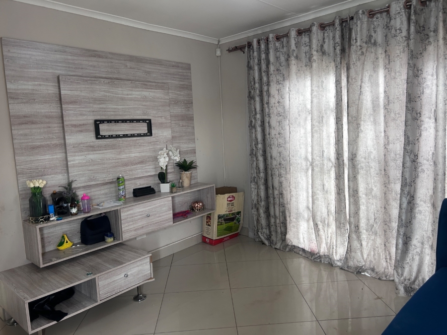 To Let 3 Bedroom Property for Rent in Blue Hills Gauteng