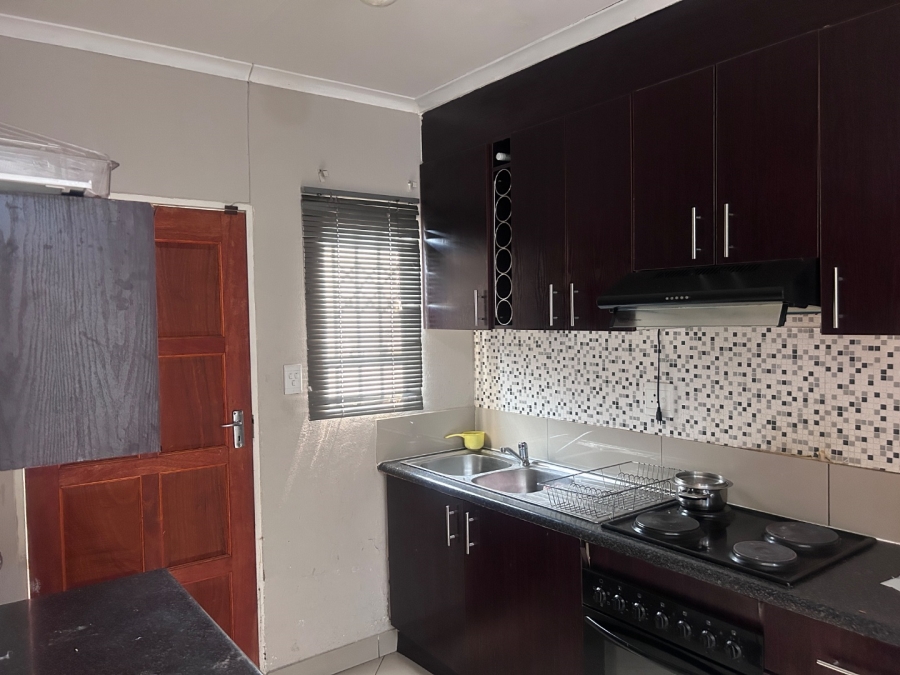 To Let 3 Bedroom Property for Rent in Blue Hills Gauteng