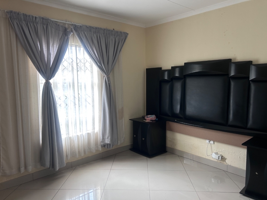 To Let 3 Bedroom Property for Rent in Blue Hills Gauteng