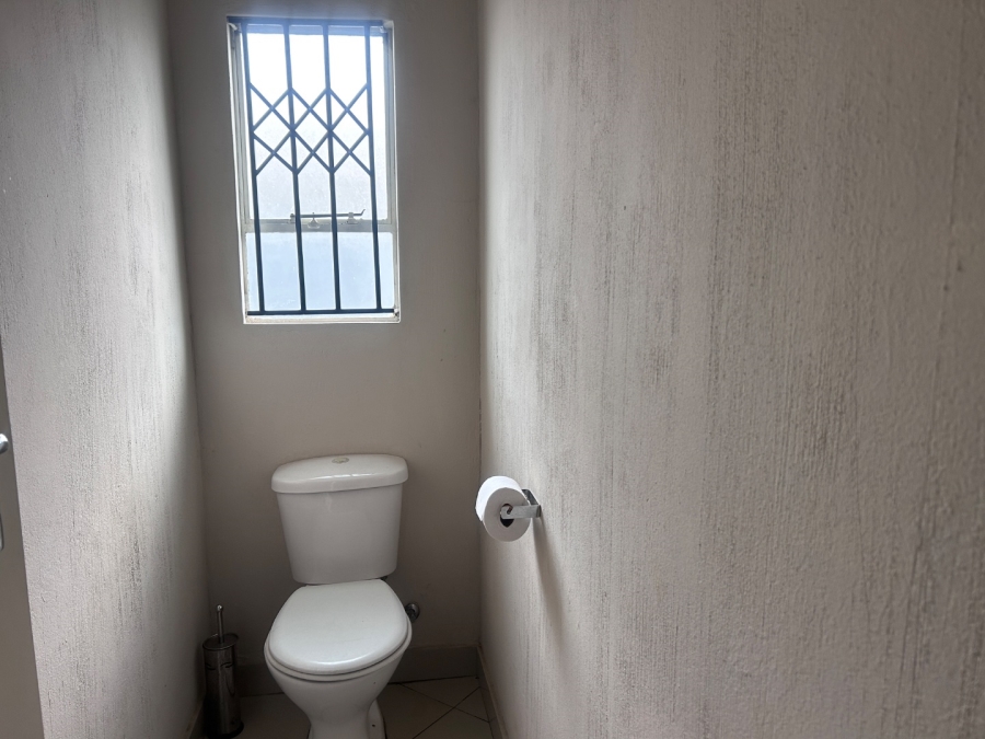 To Let 3 Bedroom Property for Rent in Blue Hills Gauteng
