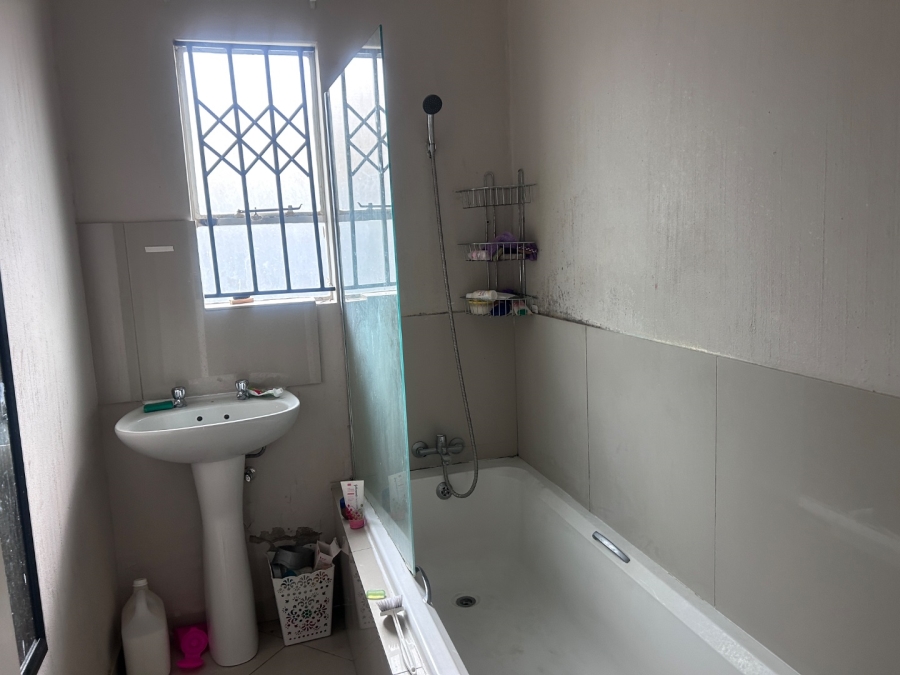 To Let 3 Bedroom Property for Rent in Blue Hills Gauteng