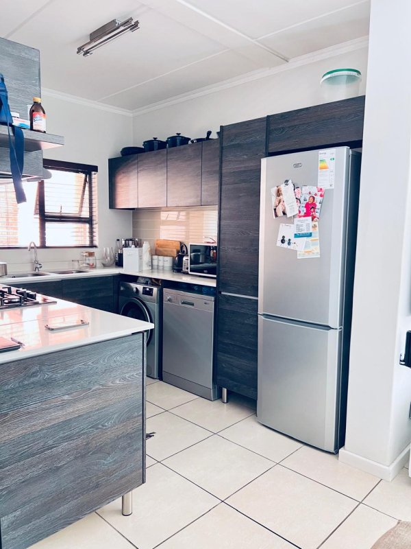 3 Bedroom Property for Sale in Greenstone Crest Gauteng