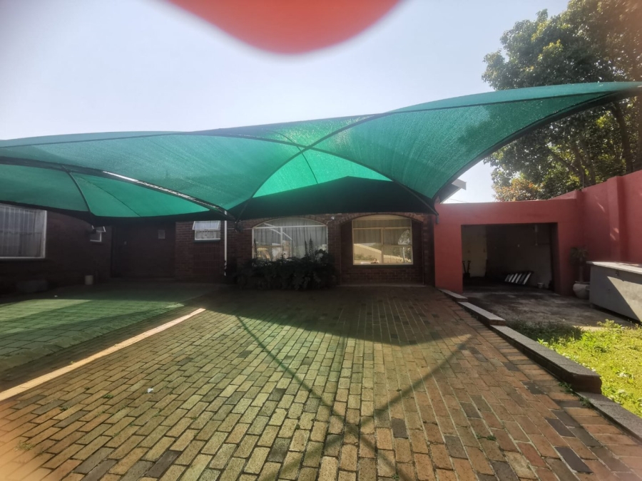 4 Bedroom Property for Sale in Mulbarton Gauteng