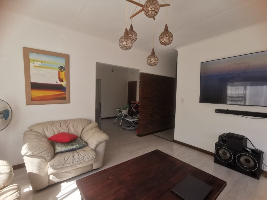 4 Bedroom Property for Sale in Mulbarton Gauteng