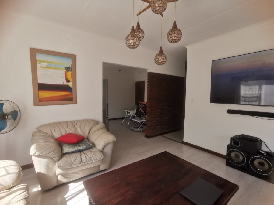 4 Bedroom Property for Sale in Mulbarton Gauteng
