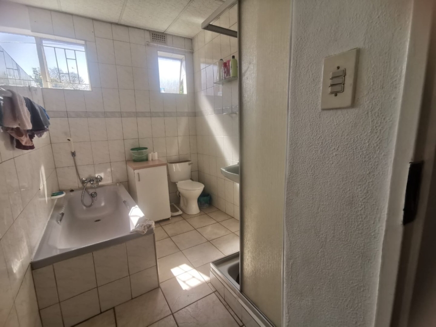 4 Bedroom Property for Sale in Mulbarton Gauteng