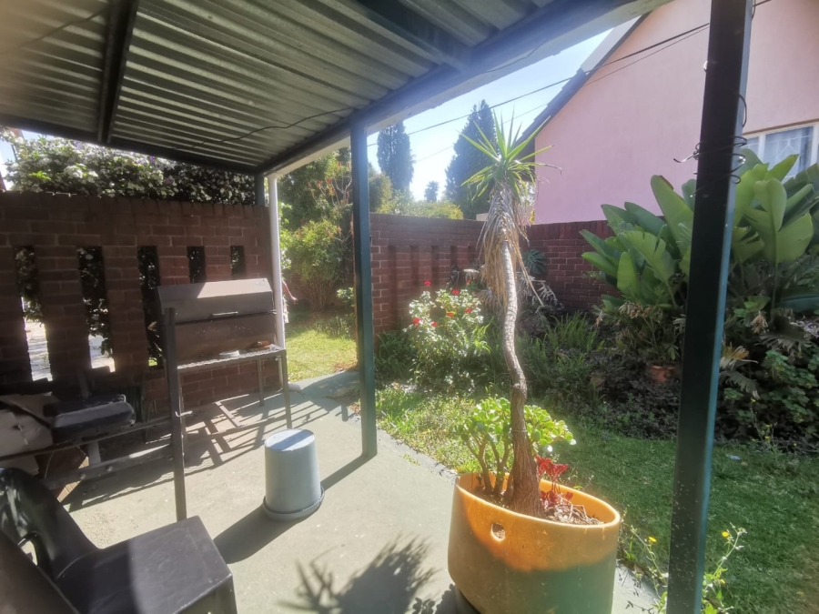 4 Bedroom Property for Sale in Mulbarton Gauteng