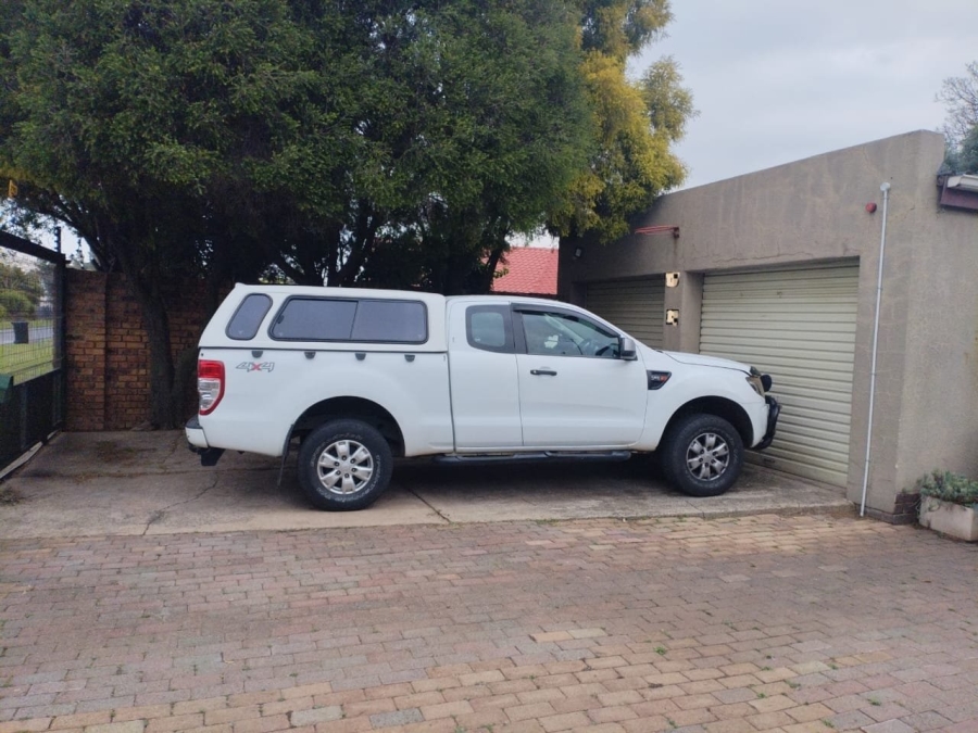 3 Bedroom Property for Sale in Selcourt Gauteng