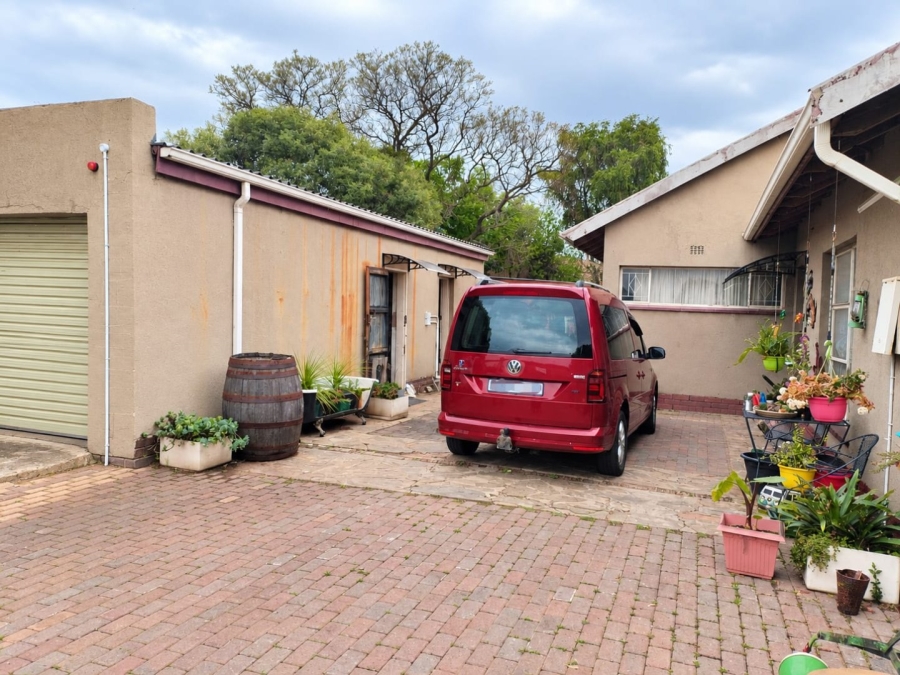 3 Bedroom Property for Sale in Selcourt Gauteng