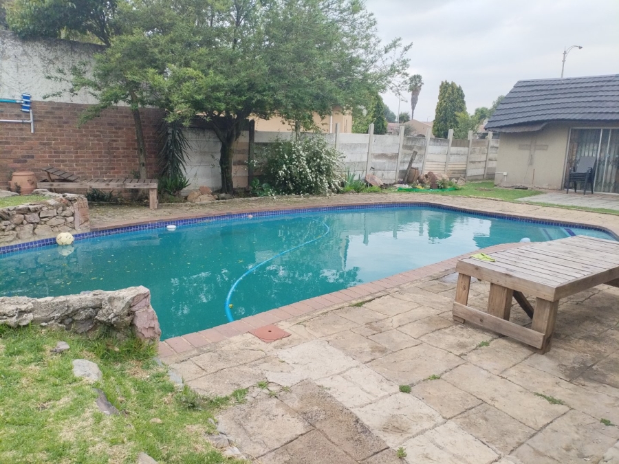 3 Bedroom Property for Sale in Selcourt Gauteng
