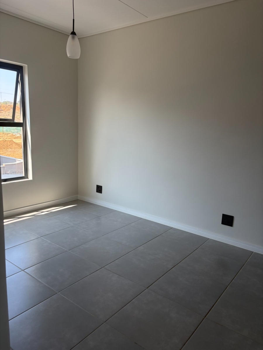 To Let 1 Bedroom Property for Rent in Waterfall Gauteng