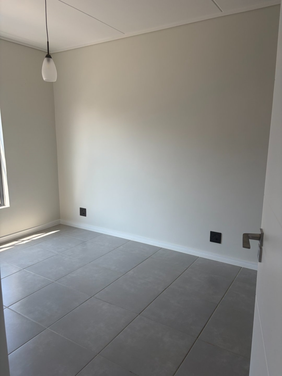To Let 1 Bedroom Property for Rent in Waterfall Gauteng