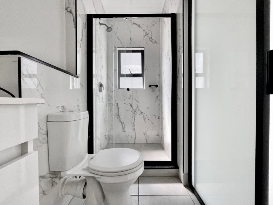 To Let 1 Bedroom Property for Rent in Waterfall Gauteng