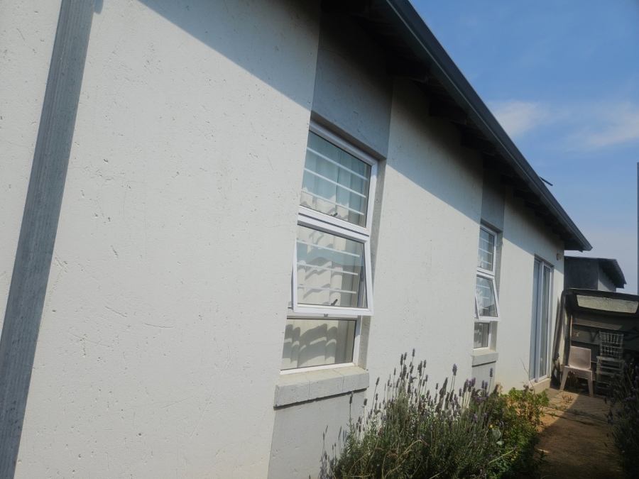 3 Bedroom Property for Sale in Crystal Park Gauteng