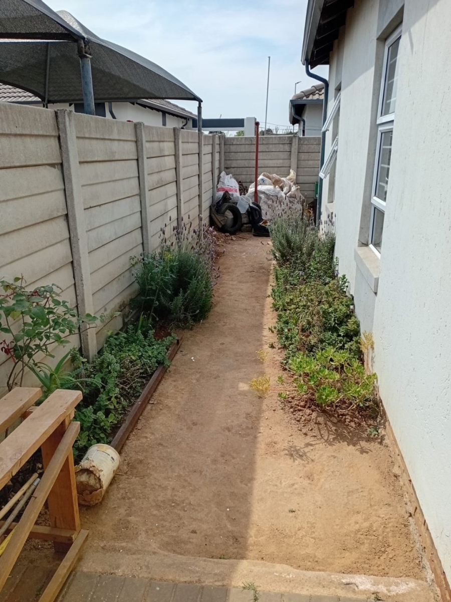 3 Bedroom Property for Sale in Crystal Park Gauteng