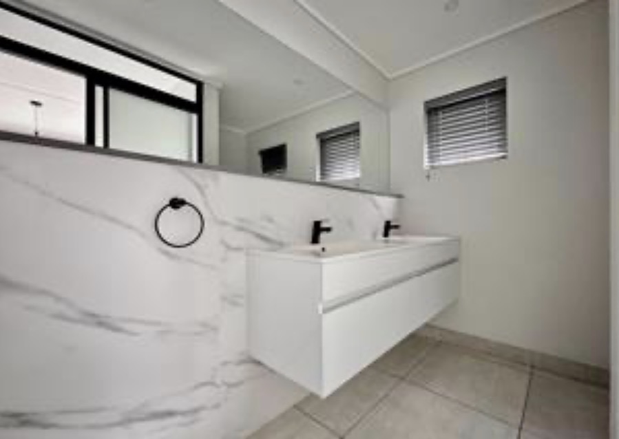 To Let 3 Bedroom Property for Rent in Waterfall Gauteng