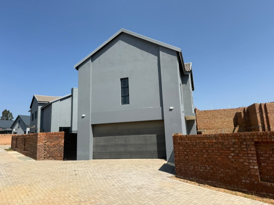 3 Bedroom Property for Sale in Roodepark Eco Estate Gauteng