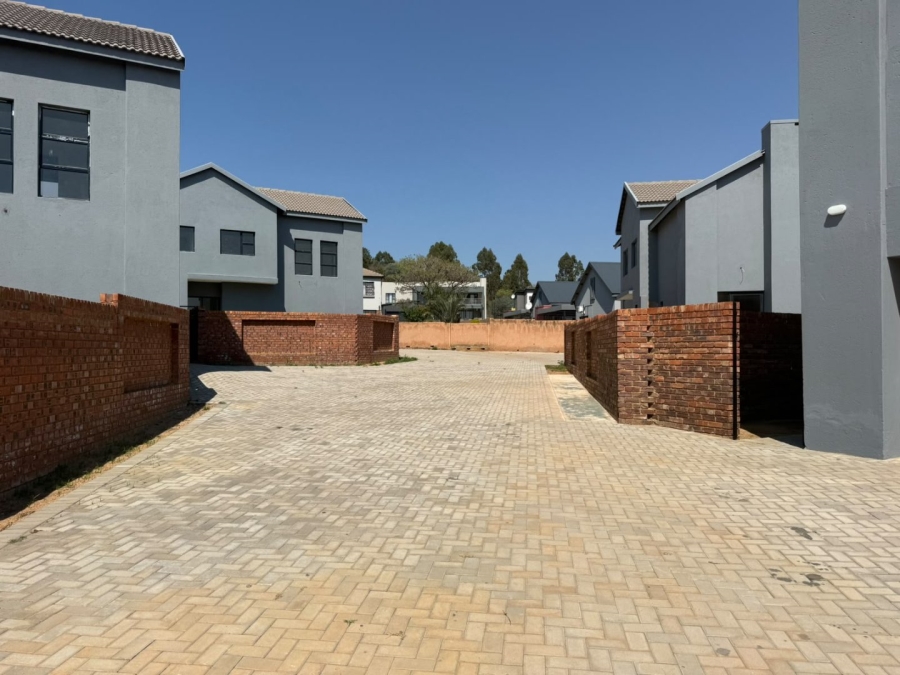 3 Bedroom Property for Sale in Roodepark Eco Estate Gauteng