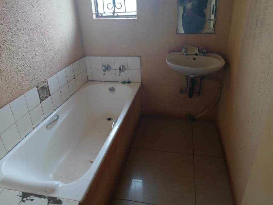  Bedroom Property for Sale in Lawley Gauteng