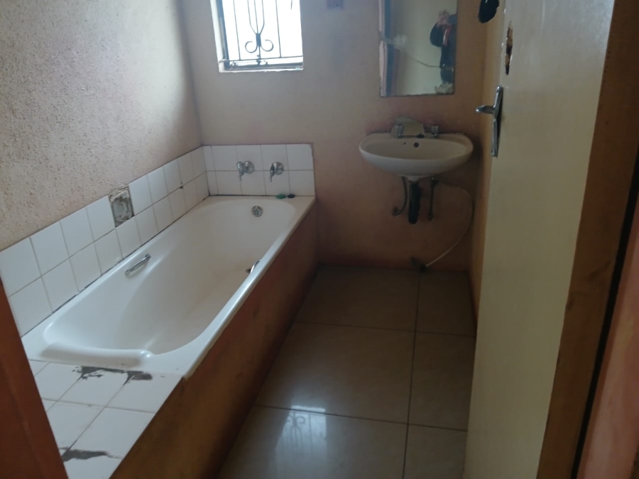  Bedroom Property for Sale in Lawley Gauteng