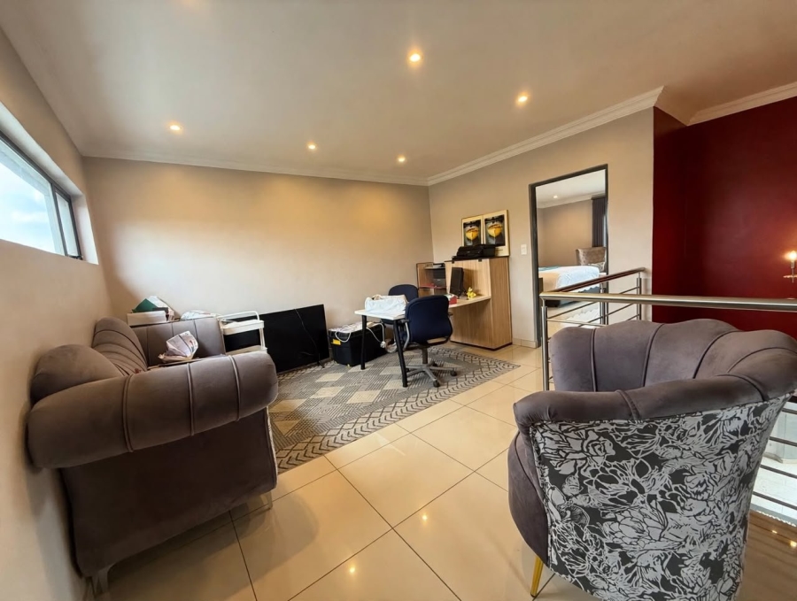 5 Bedroom Property for Sale in Roodepark Eco Estate Gauteng