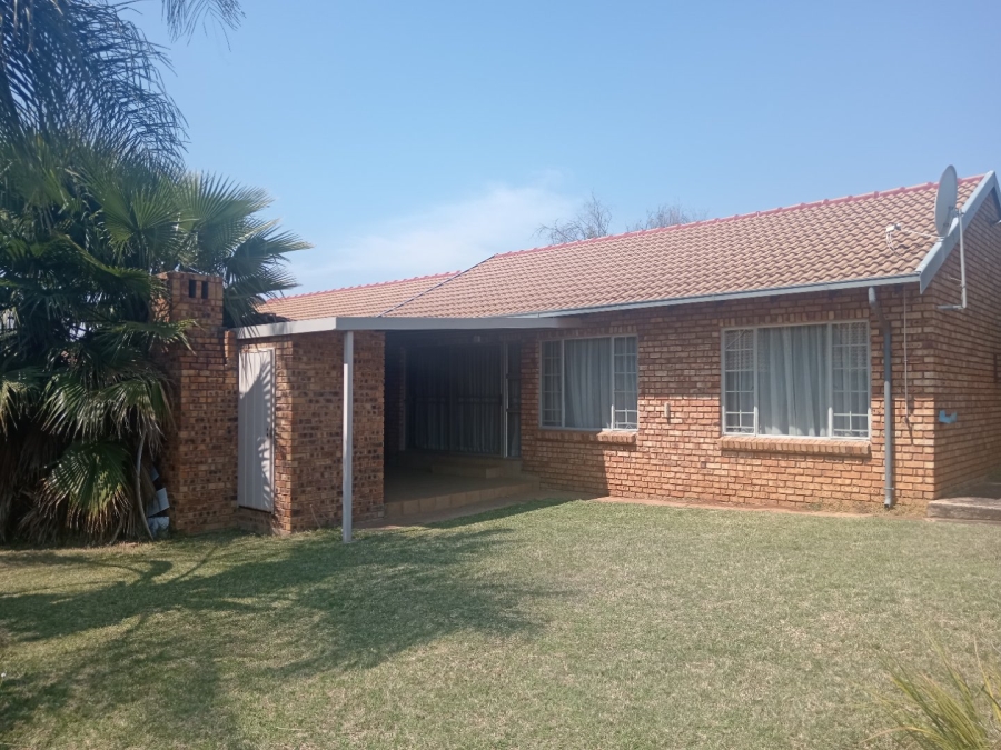 2 Bedroom Property for Sale in Rooihuiskraal North Gauteng