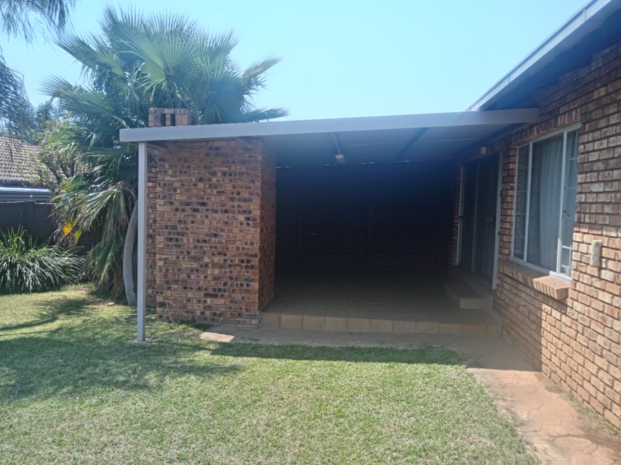 2 Bedroom Property for Sale in Rooihuiskraal North Gauteng