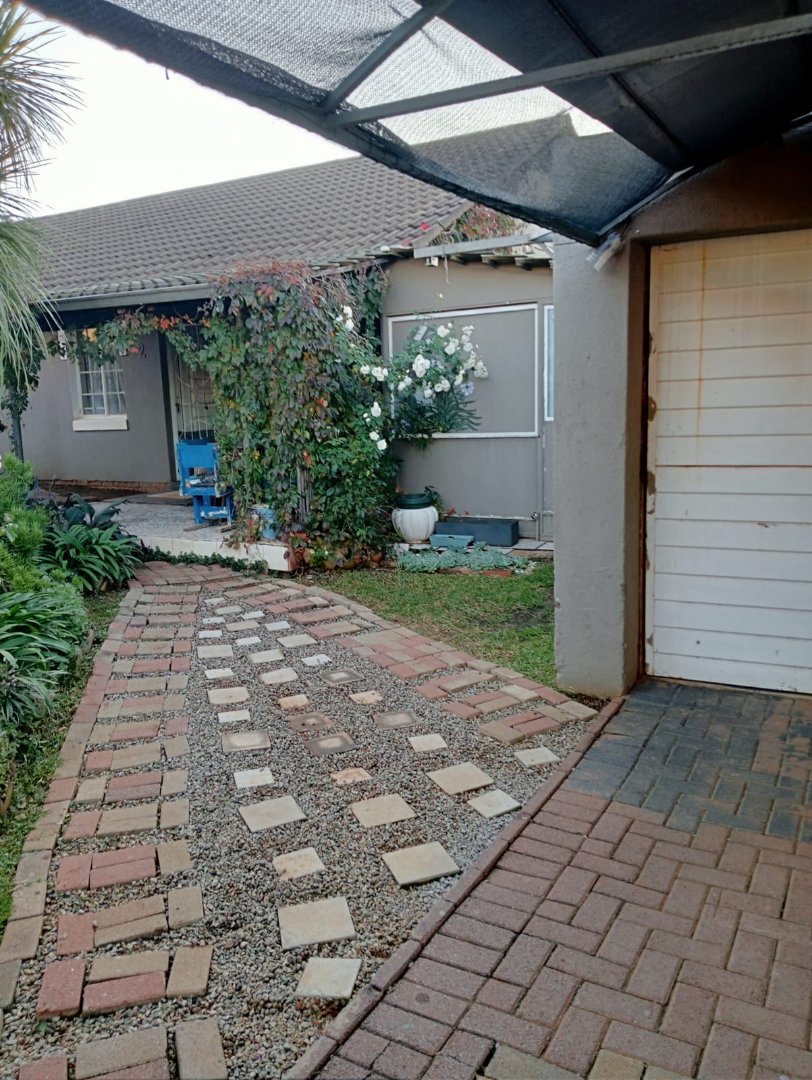 Bedroom Property for Sale in Elandspoort Gauteng