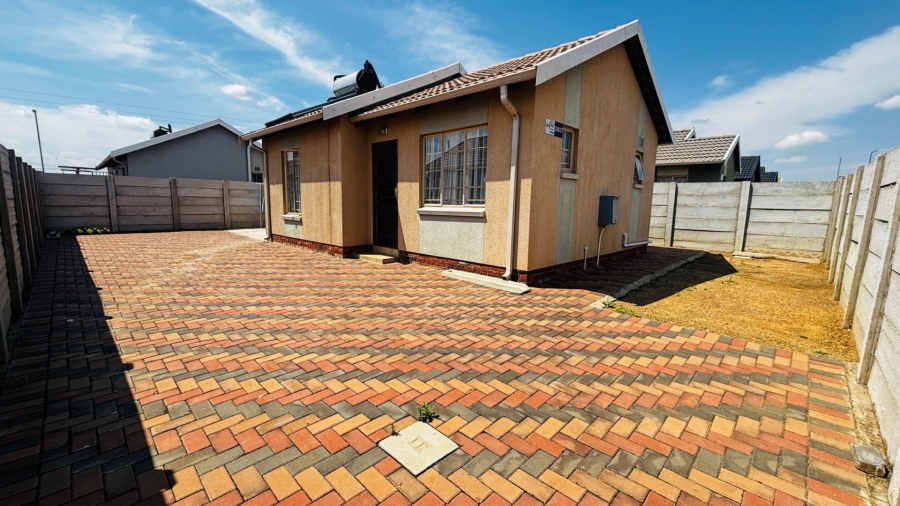 2 Bedroom Property for Sale in Sky City Gauteng