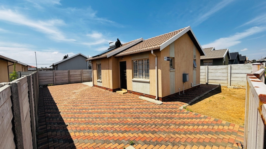 2 Bedroom Property for Sale in Sky City Gauteng