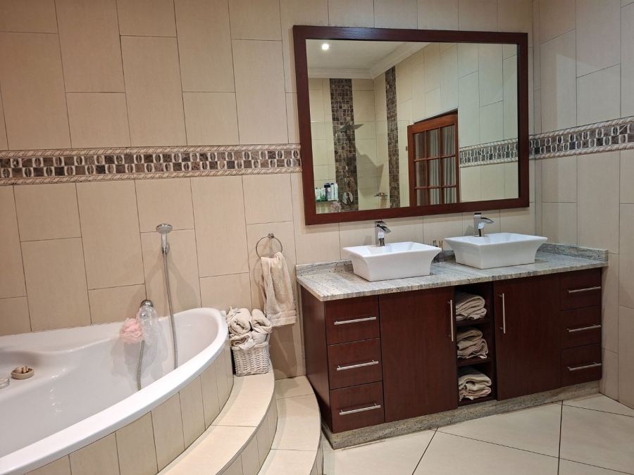 4 Bedroom Property for Sale in Bredell Gauteng