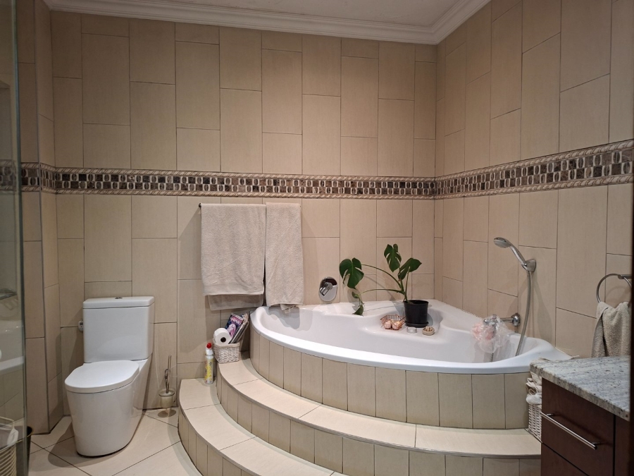 4 Bedroom Property for Sale in Bredell Gauteng