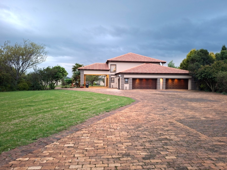 4 Bedroom Property for Sale in Bredell Gauteng